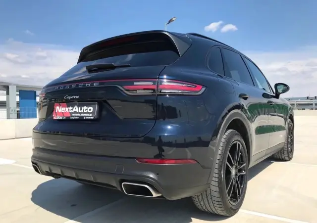 PORSCHE Cayenne Platinum Edition