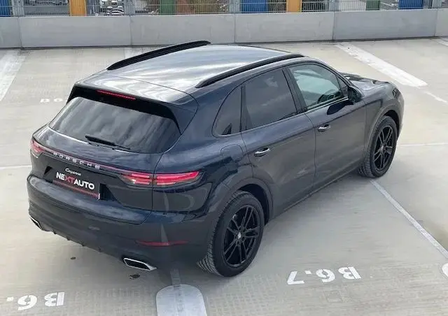 PORSCHE Cayenne Platinum Edition