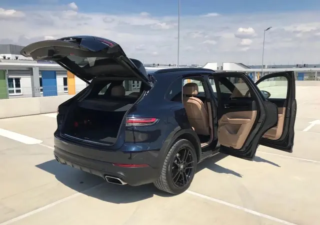 PORSCHE Cayenne Platinum Edition
