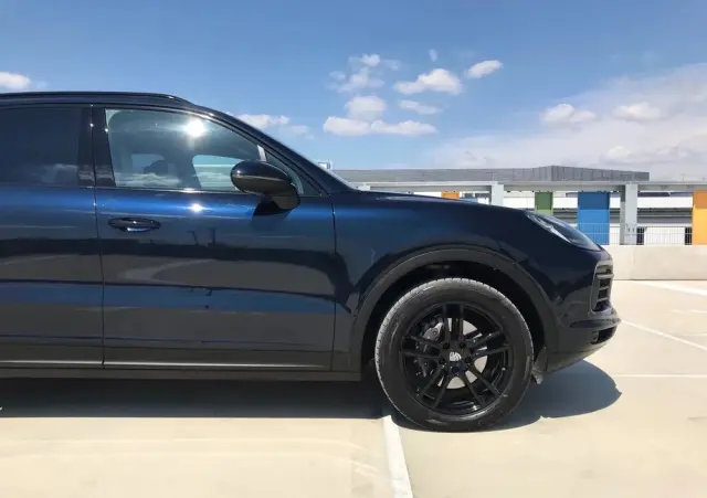 PORSCHE Cayenne Platinum Edition