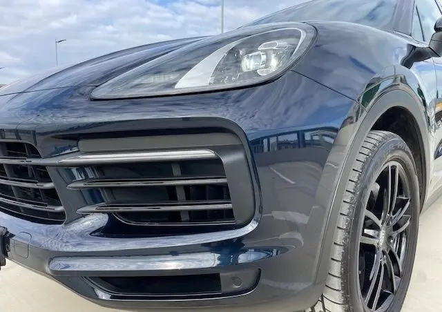 PORSCHE Cayenne Platinum Edition