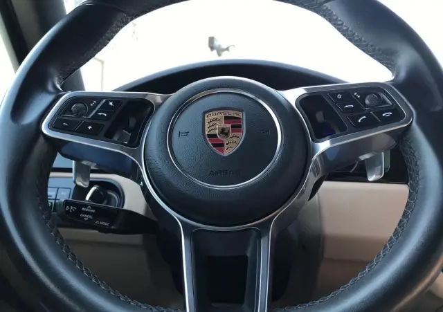 PORSCHE Cayenne Platinum Edition