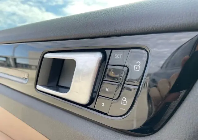 PORSCHE Cayenne Platinum Edition