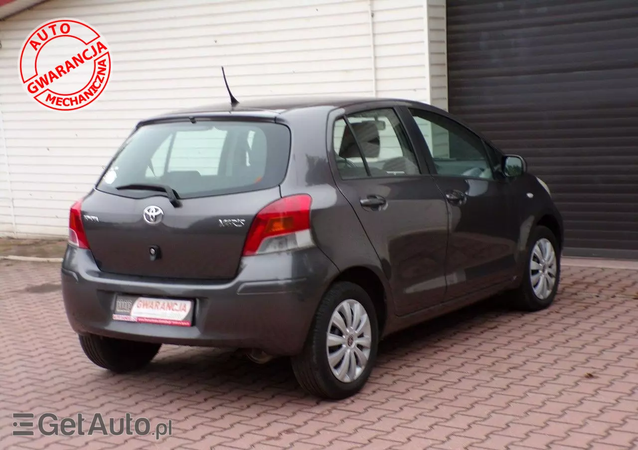 TOYOTA Yaris 
