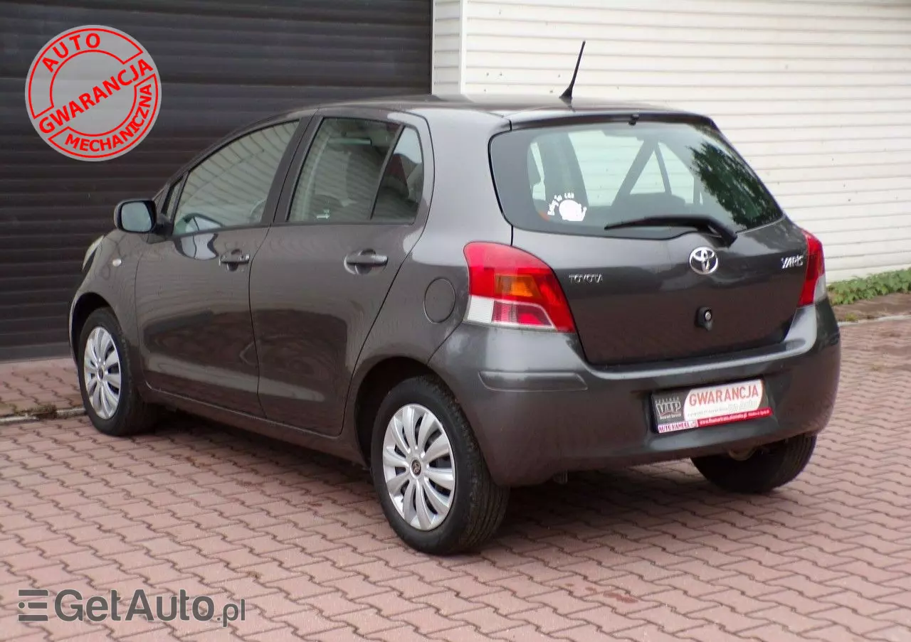 TOYOTA Yaris 