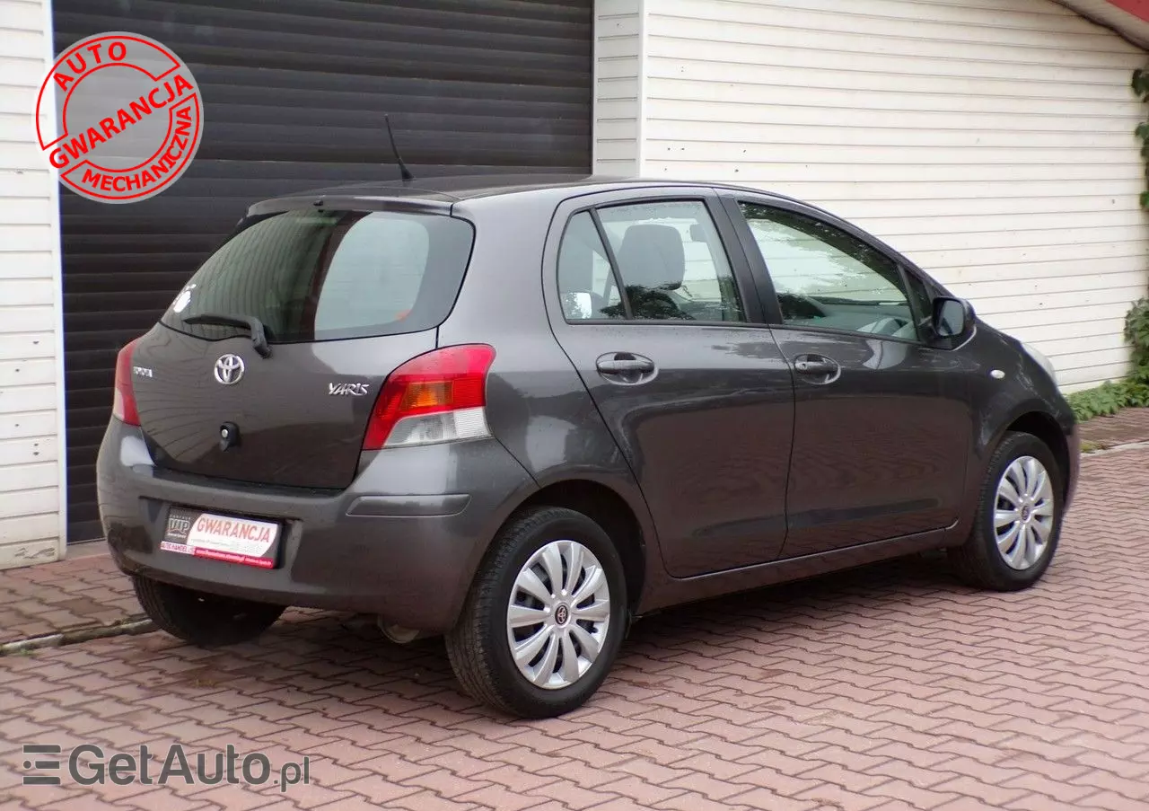 TOYOTA Yaris 
