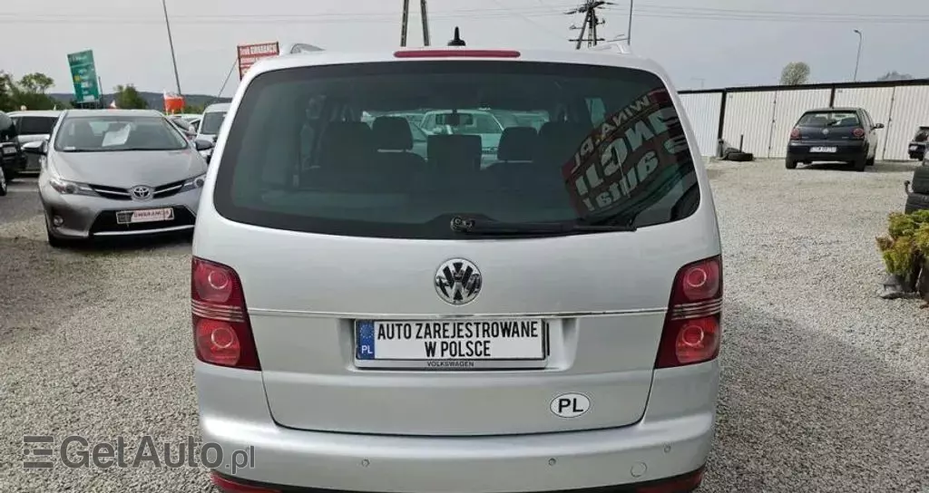 VOLKSWAGEN Touran 