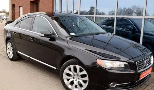 VOLVO S80 