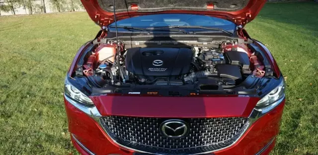 MAZDA 6 