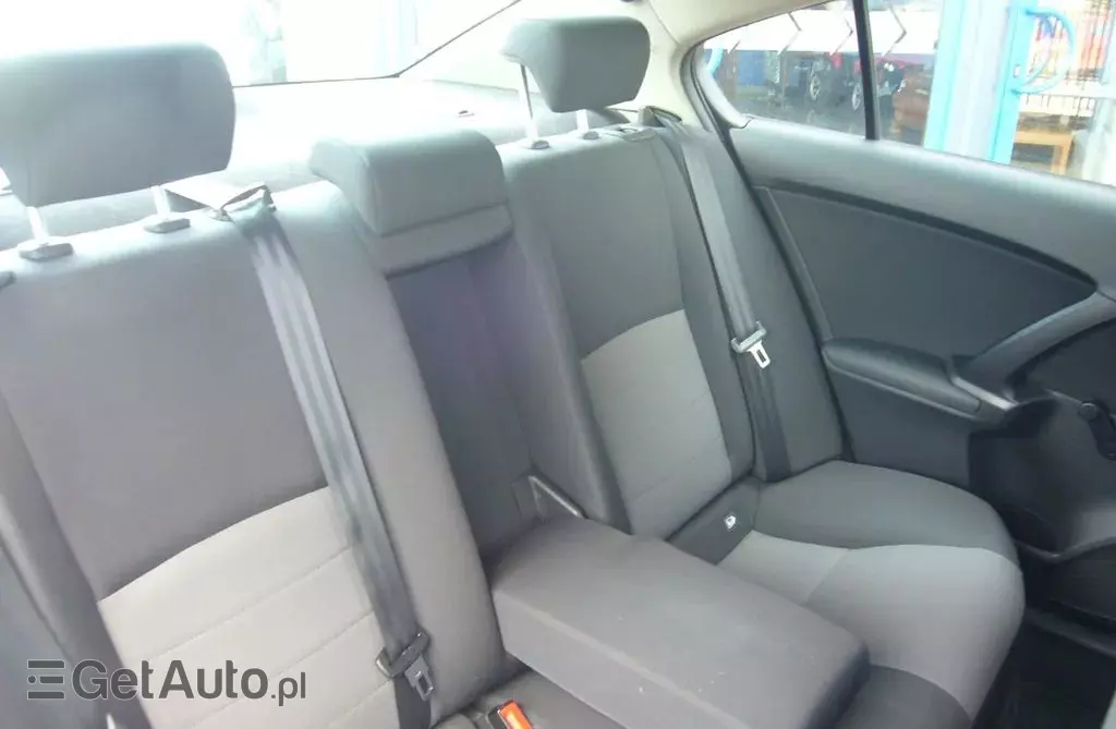 TOYOTA Avensis 
