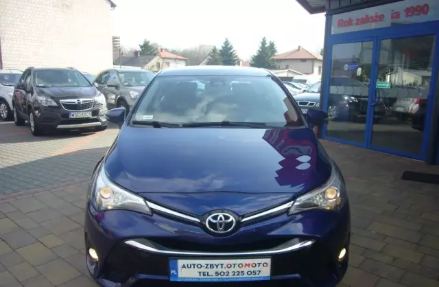TOYOTA Avensis 