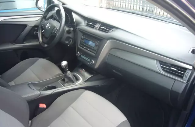 TOYOTA Avensis 