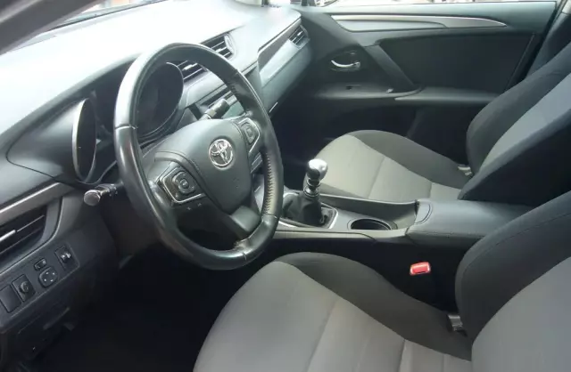 TOYOTA Avensis 