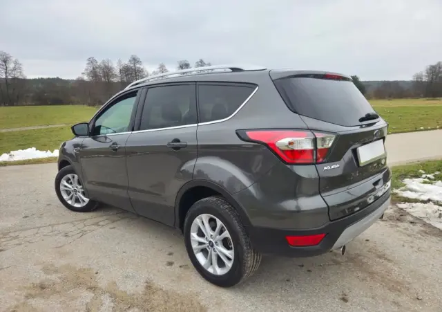 FORD Kuga 1.5 TDCi 2x4 Cool & Connect