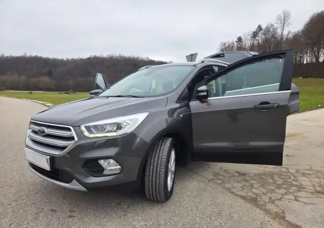 FORD Kuga 1.5 TDCi 2x4 Cool & Connect