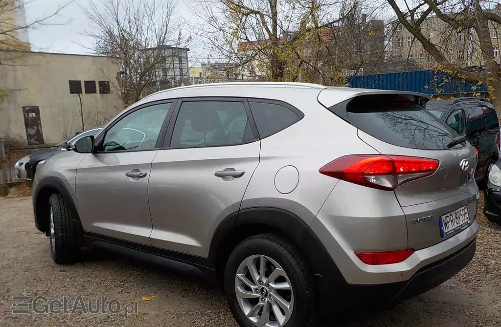 HYUNDAI Tucson 
