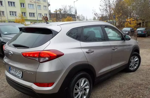 HYUNDAI Tucson 