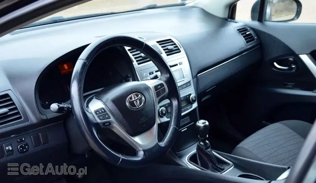 TOYOTA Avensis 