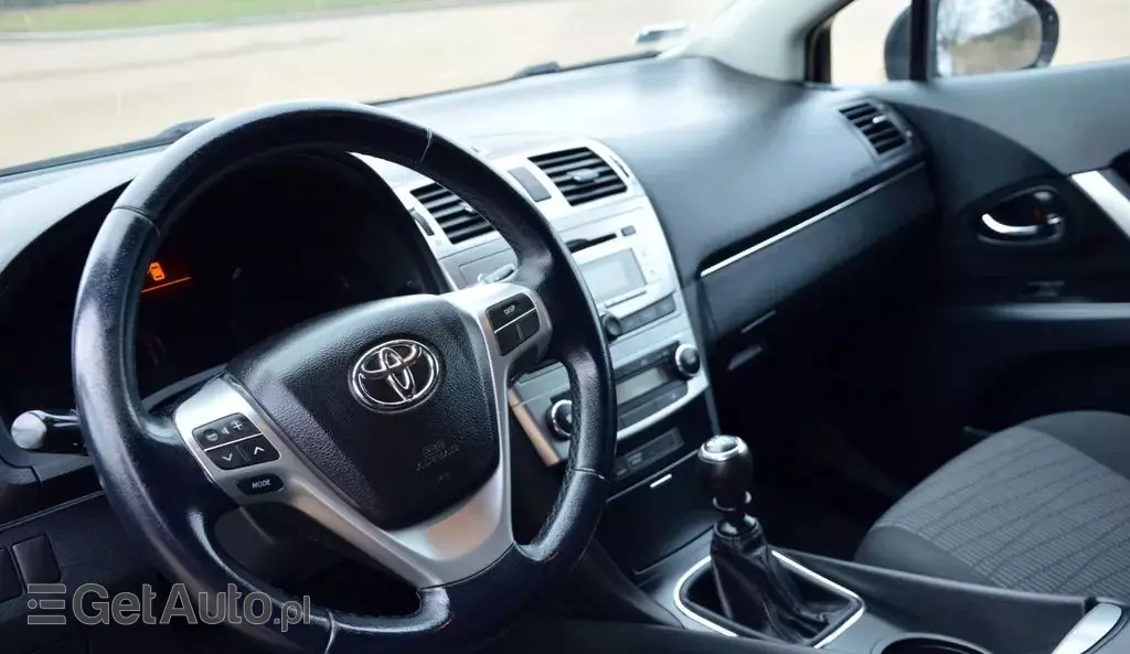 TOYOTA Avensis 