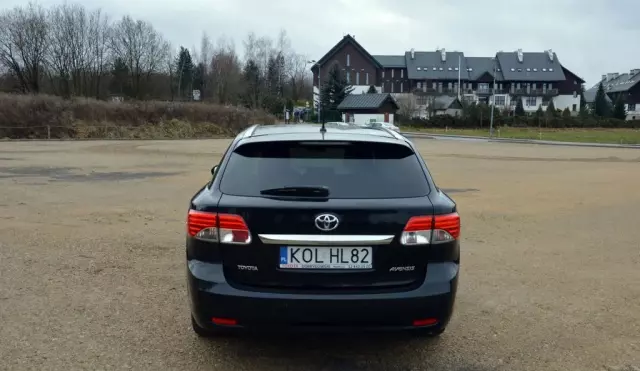 TOYOTA Avensis 