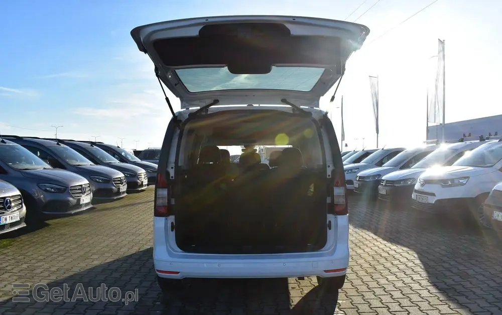 FORD Tourneo Connect 2.0 EcoBlue Titanium