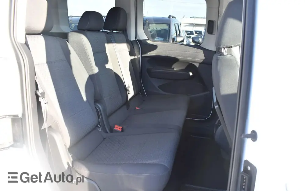 FORD Tourneo Connect 2.0 EcoBlue Titanium