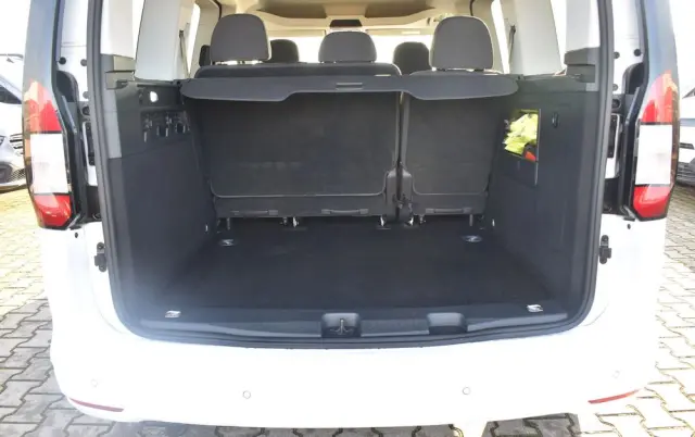 FORD Tourneo Connect 2.0 EcoBlue Titanium