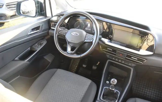 FORD Tourneo Connect 2.0 EcoBlue Titanium