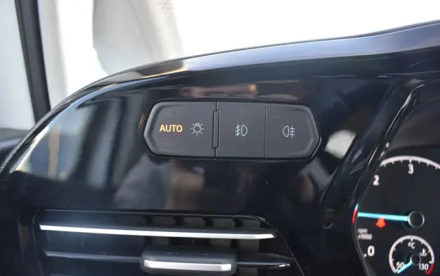 FORD Tourneo Connect 2.0 EcoBlue Titanium