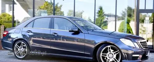 MERCEDES-BENZ E 
