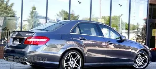 MERCEDES-BENZ E 