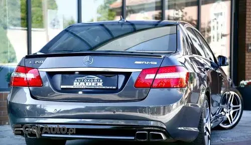MERCEDES-BENZ E 