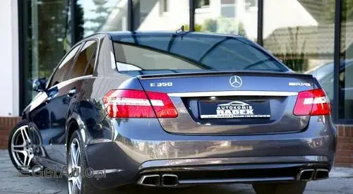 MERCEDES-BENZ E 