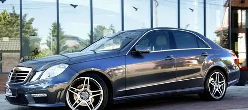 MERCEDES-BENZ E 