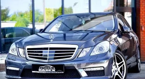 MERCEDES-BENZ E 