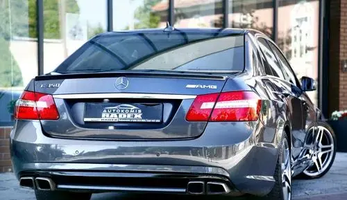 MERCEDES-BENZ E 
