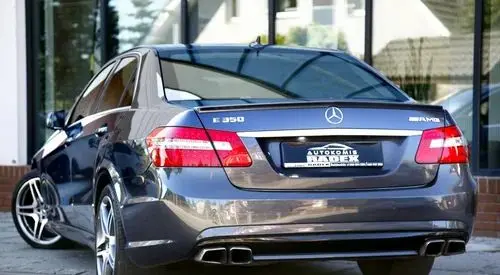 MERCEDES-BENZ E 