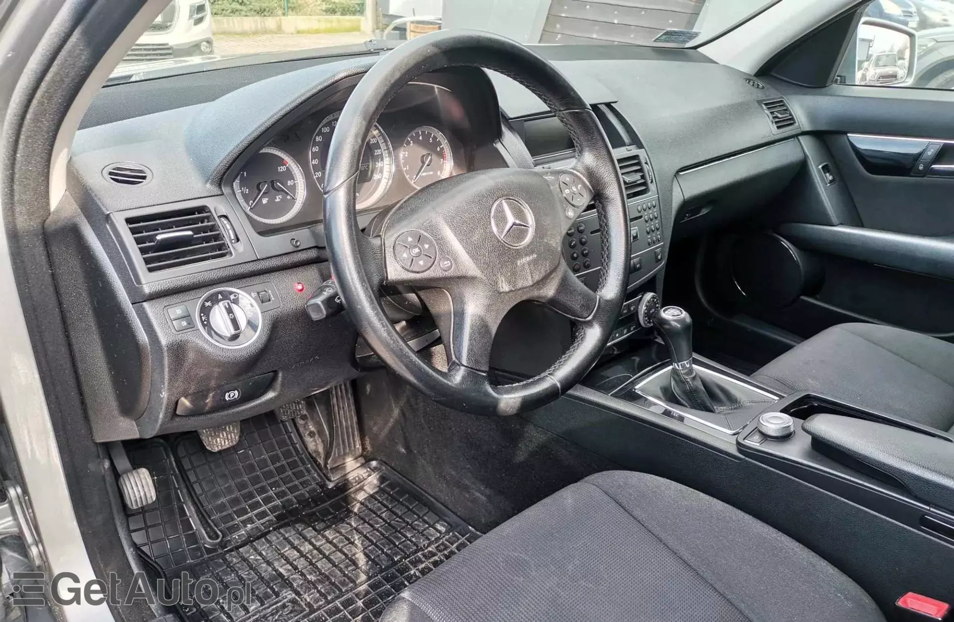 MERCEDES-BENZ Klasa C C 200 CGI BlueEFFICIENCY (184 KM)