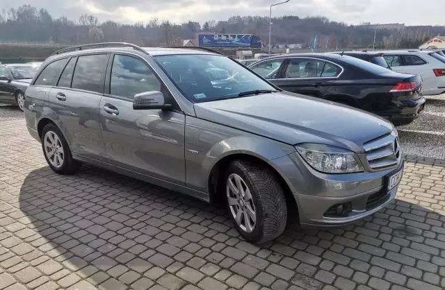 MERCEDES-BENZ Klasa C C 200 CGI BlueEFFICIENCY (184 KM)