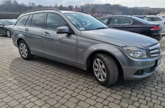MERCEDES-BENZ Klasa C C 200 CGI BlueEFFICIENCY (184 KM)