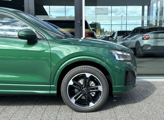 AUDI Q2 