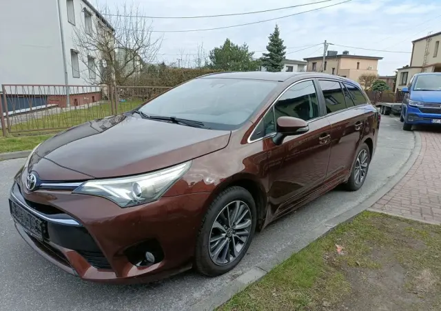 TOYOTA Avensis 