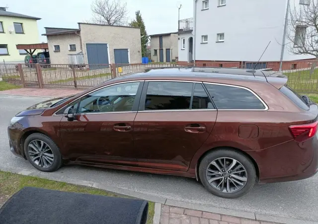 TOYOTA Avensis 