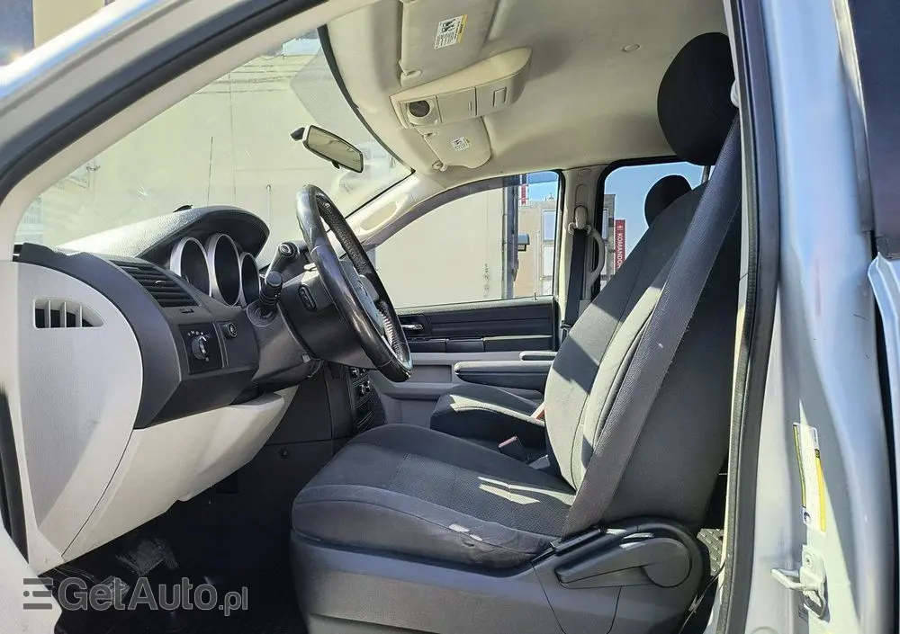 DODGE Caravan 