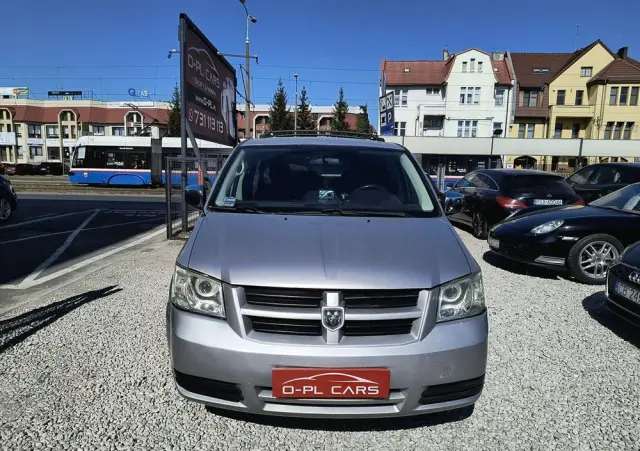 DODGE Caravan 