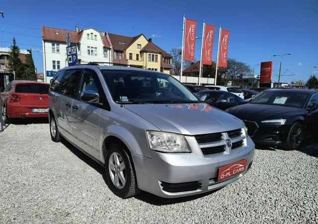 DODGE Caravan 