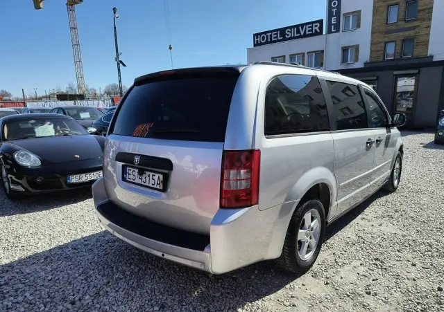 DODGE Caravan 