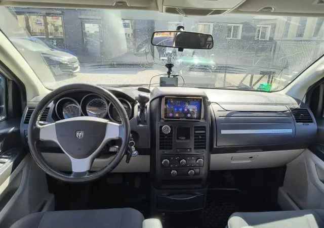 DODGE Caravan 