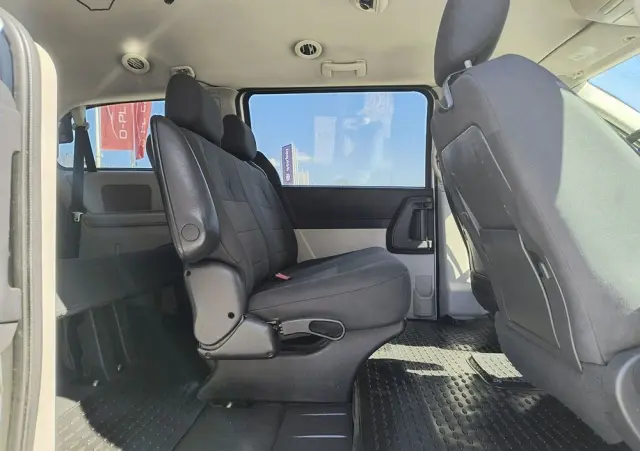 DODGE Caravan 