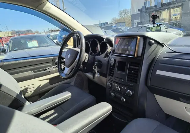 DODGE Caravan 